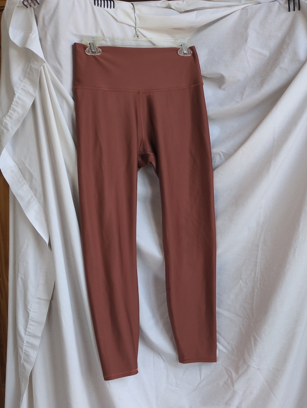 ALO Yoga High-Rise Leggings in Rust Brown